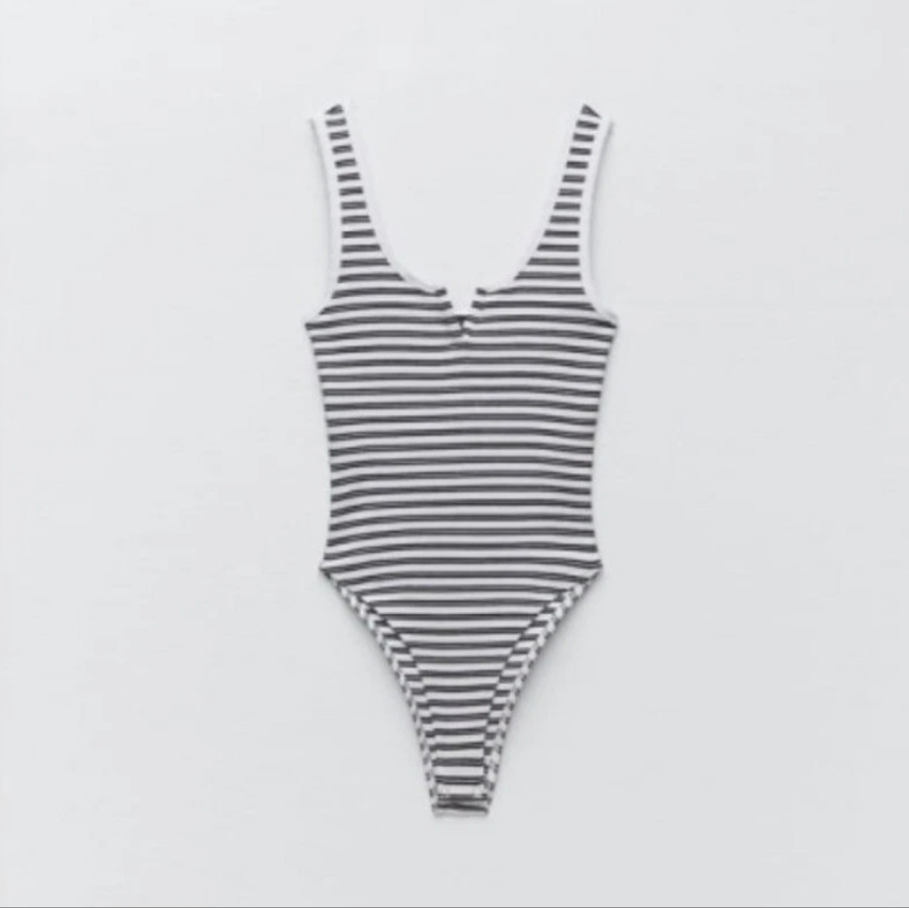 Zara Bundle Sleeveless Bodysuit + White & Pink Ribbed Tank Tops (2) Size Large